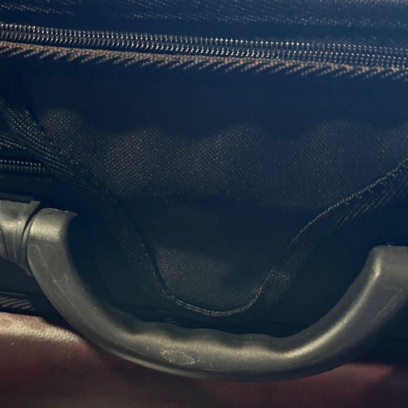 Elegant Brown Violin with Case - Picture 7 of 14